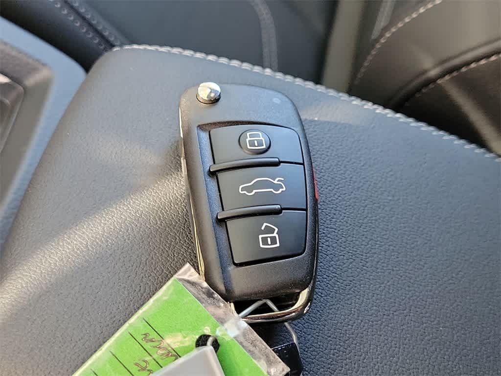 Thumbnail: 2025 Audi Q3 - 28