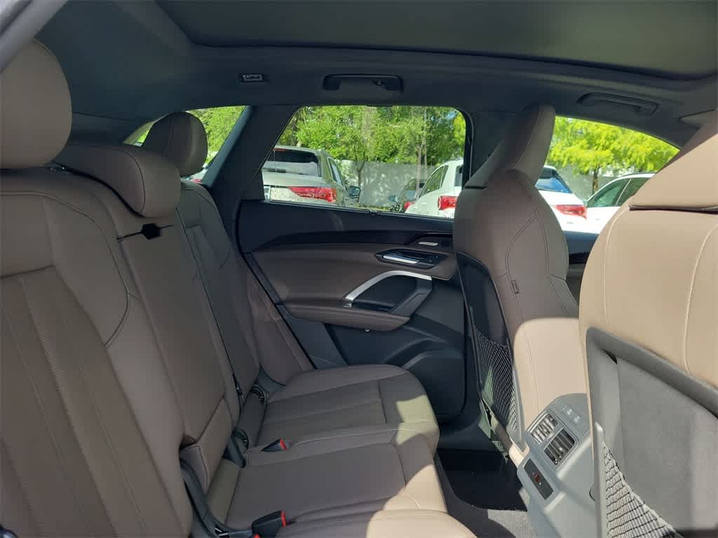 Thumbnail: 2025 Audi Q5 - 13