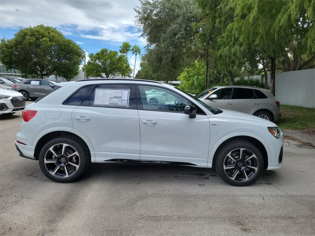 Thumbnail: 2025 Audi Q3 - 9