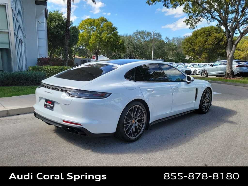 Thumbnail: 2022 Porsche Panamera - 8