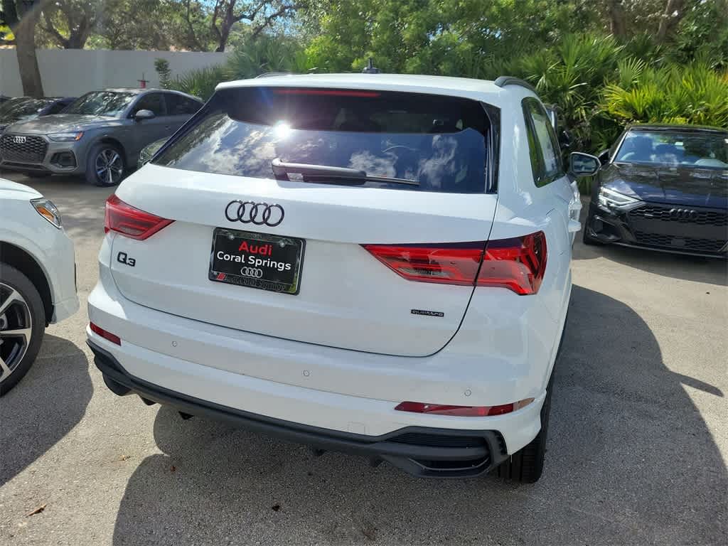 Thumbnail: 2025 Audi Q3 - 4