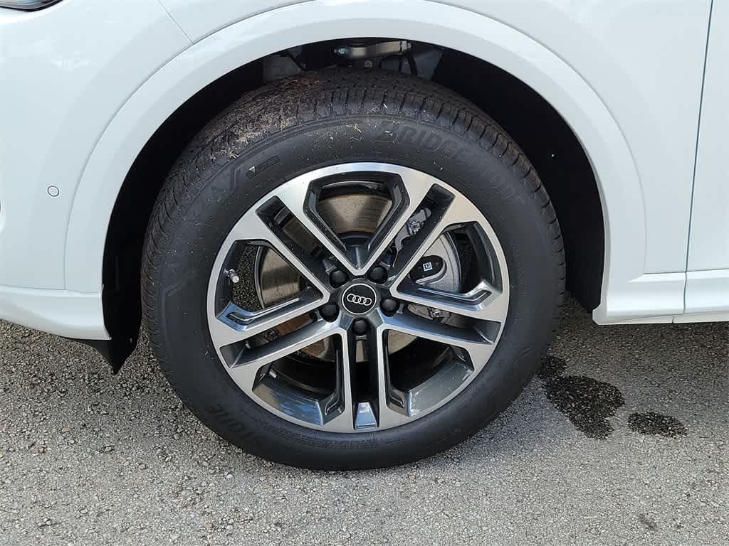 Thumbnail: 2025 Audi Q5 - 8