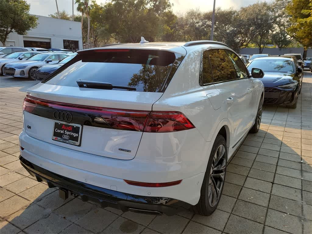 Thumbnail: 2026 Audi Q8 - 4