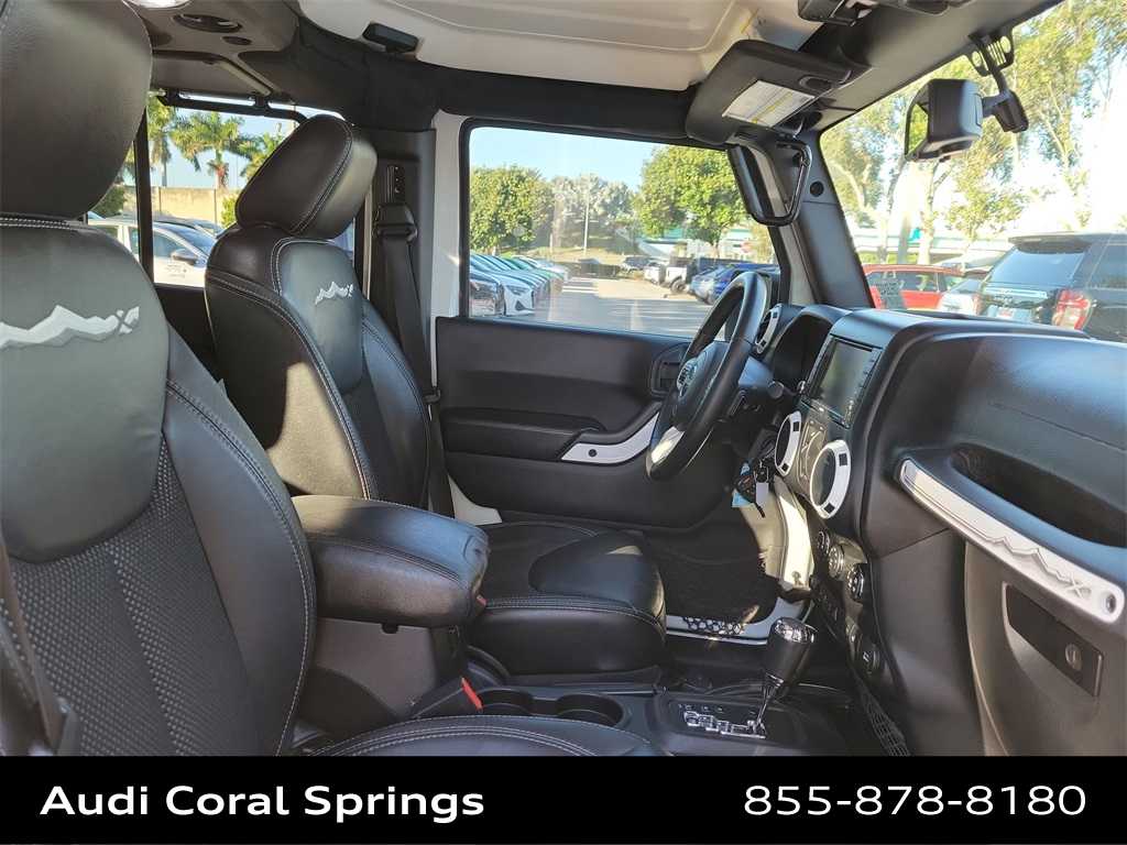 Thumbnail: 2015 Jeep Wrangler - 22