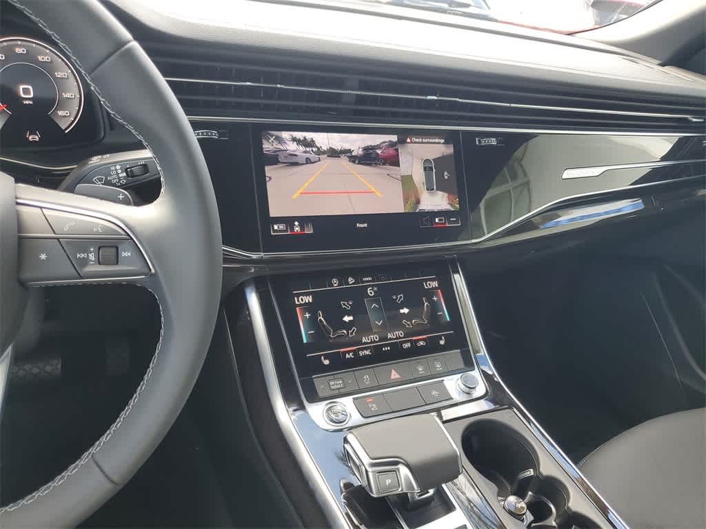 Thumbnail: 2025 Audi Q8 - 24
