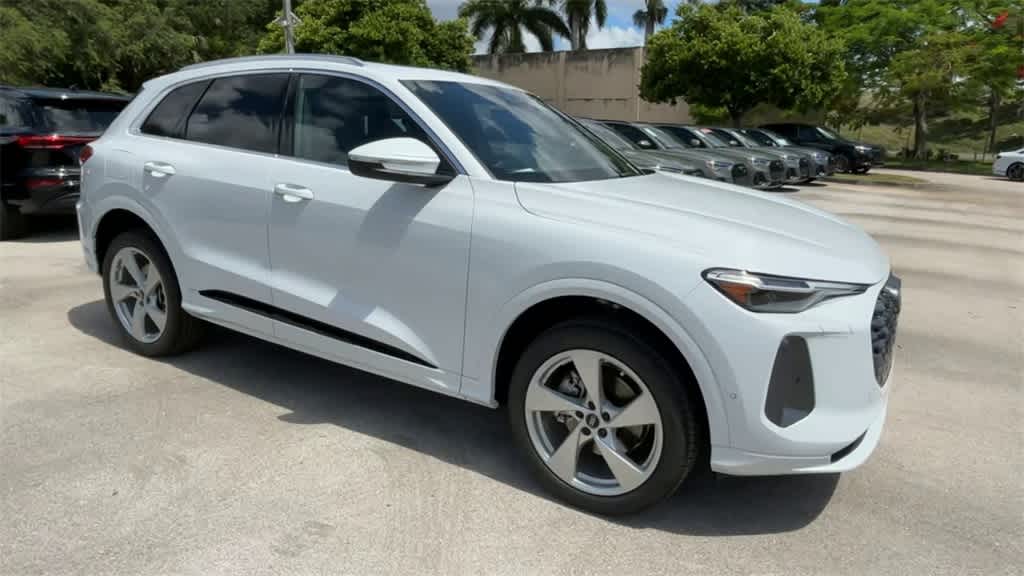 Thumbnail: 2025 Audi Q5 - 2