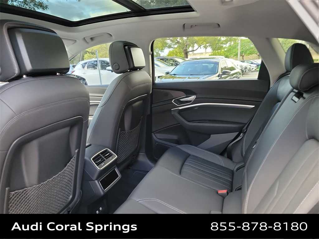 Thumbnail: 2019 Audi e-tron - 20