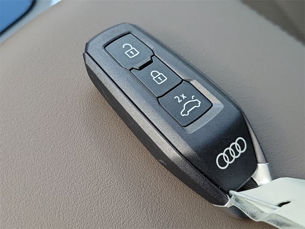 Thumbnail: 2025 Audi Q5 - 20