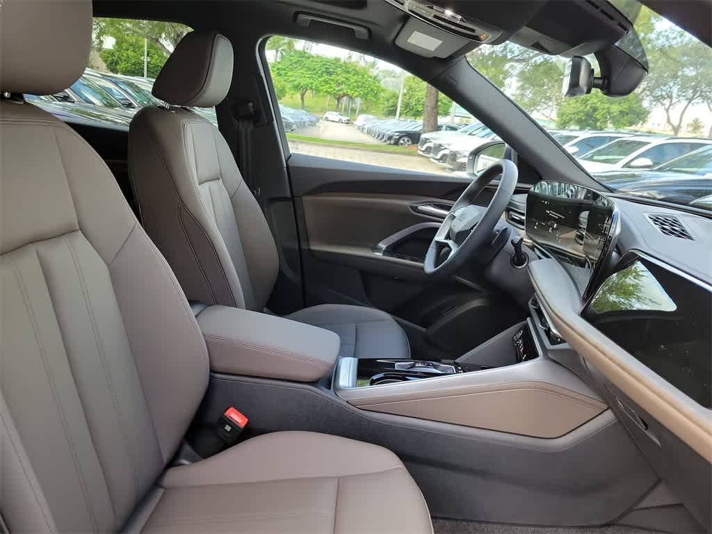 Thumbnail: 2025 Audi Q5 - 22