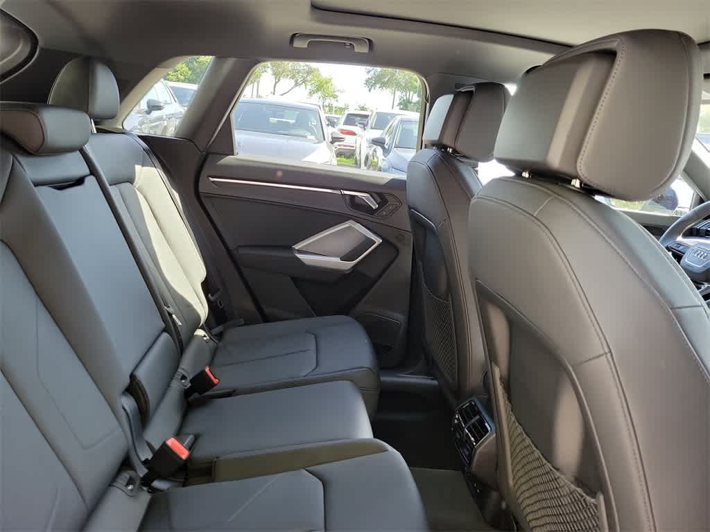 Thumbnail: 2025 Audi Q3 - 21