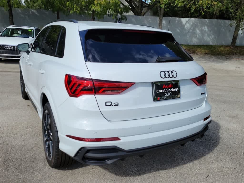 Thumbnail: 2025 Audi Q3 - 12