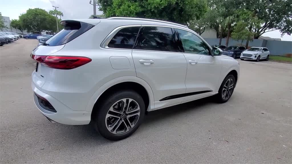 Thumbnail: 2025 Audi Q5 - 8