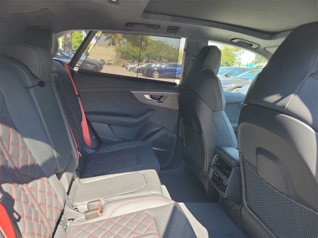 Thumbnail: 2026 Audi SQ8 - 21