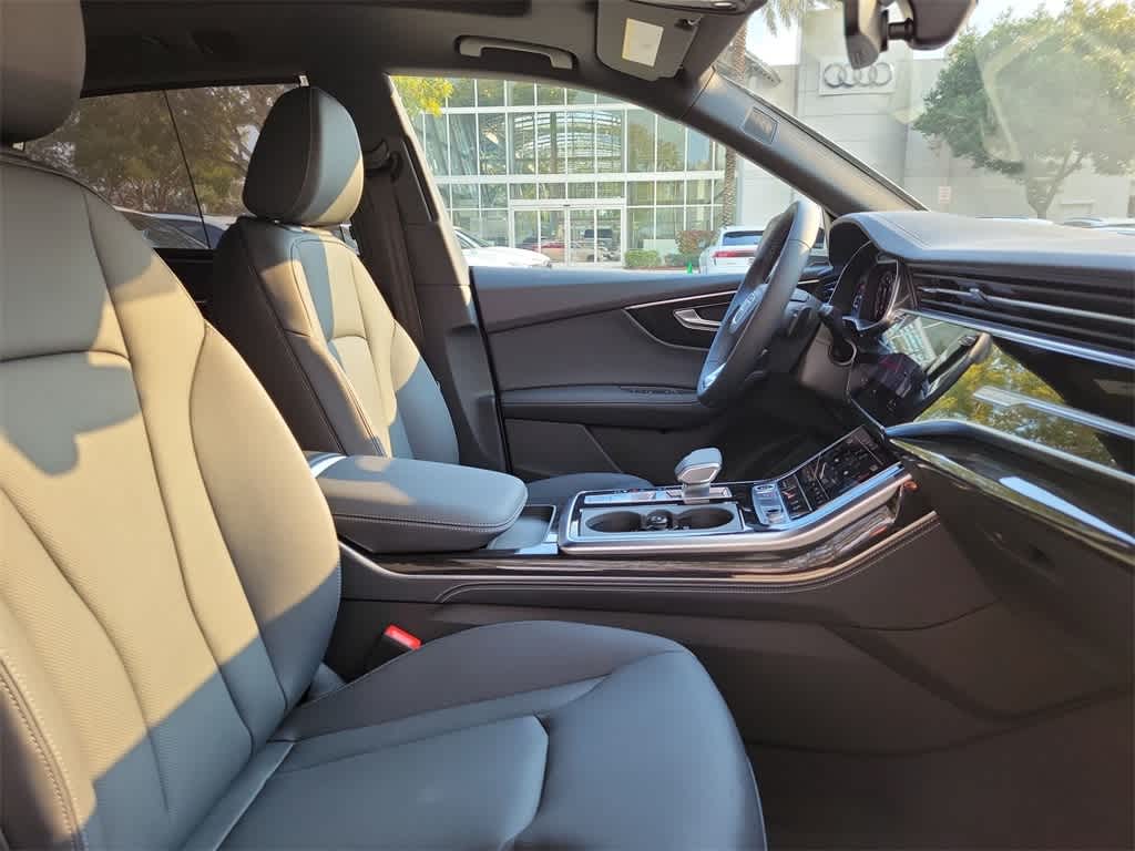 Thumbnail: 2026 Audi Q8 - 14