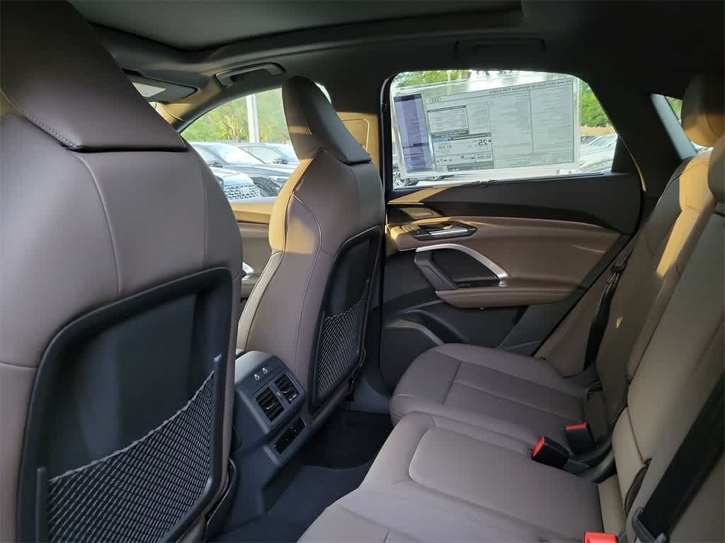 Thumbnail: 2025 Audi Q5 - 12