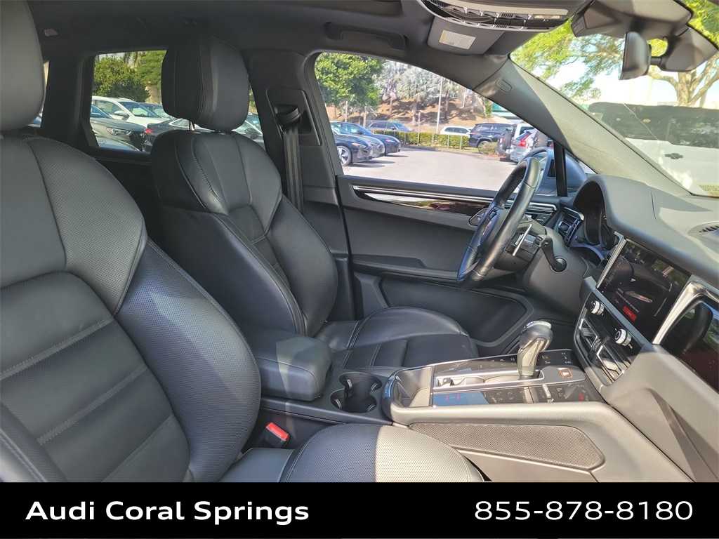 Thumbnail: 2023 Porsche Macan - 14