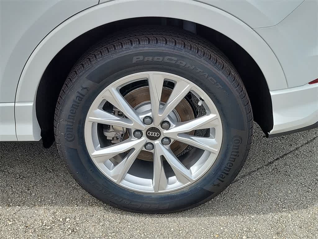 Thumbnail: 2025 Audi Q3 - 16