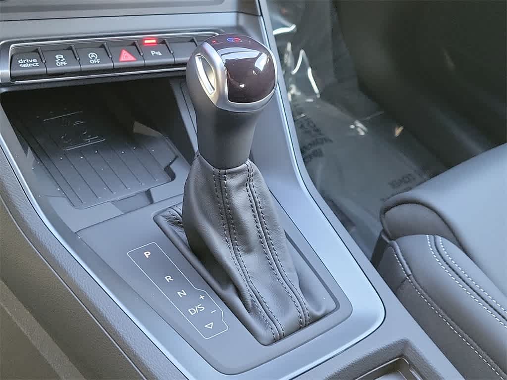 Thumbnail: 2025 Audi Q3 - 25