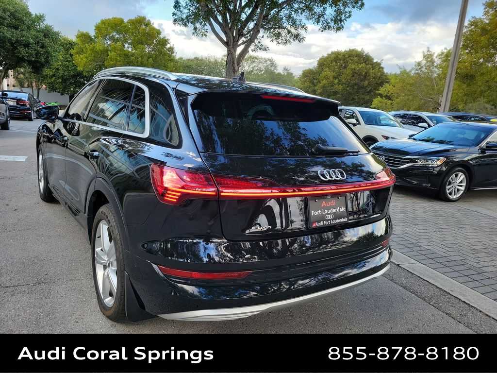 Thumbnail: 2019 Audi e-tron - 6