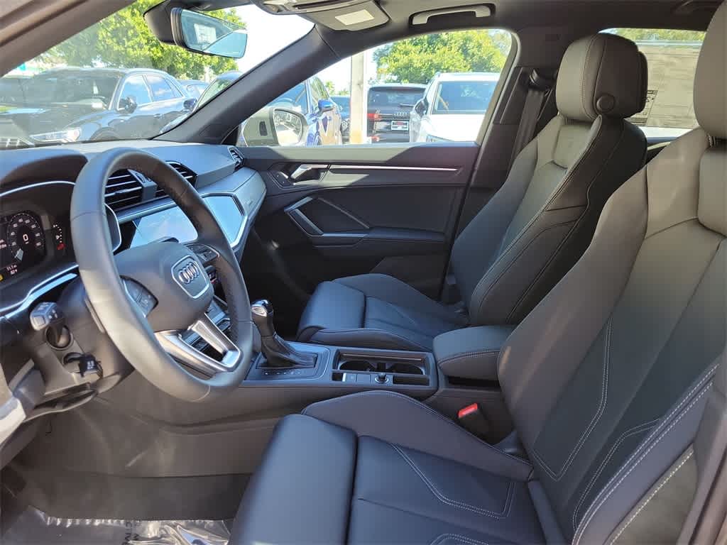 Thumbnail: 2025 Audi Q3 - 19