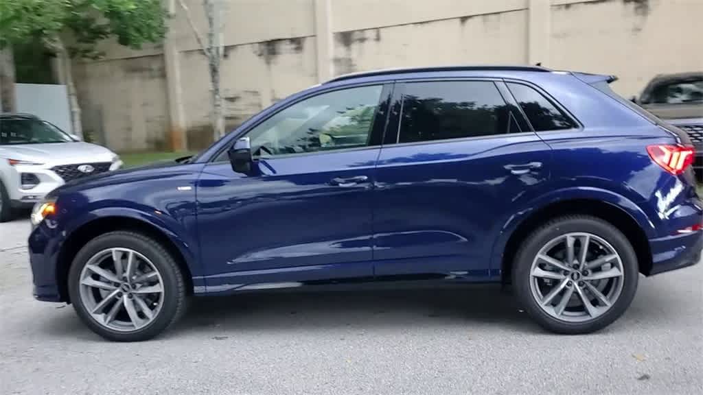 Thumbnail: 2025 Audi Q3 - 5