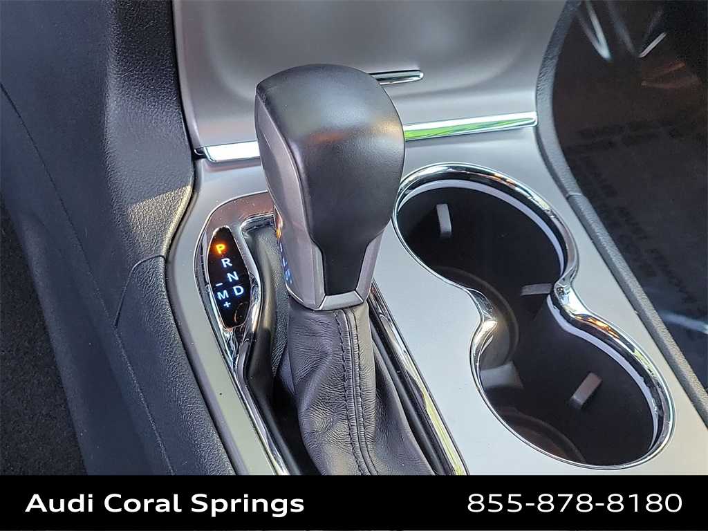 Thumbnail: 2020 Jeep Grand Cherokee - 17