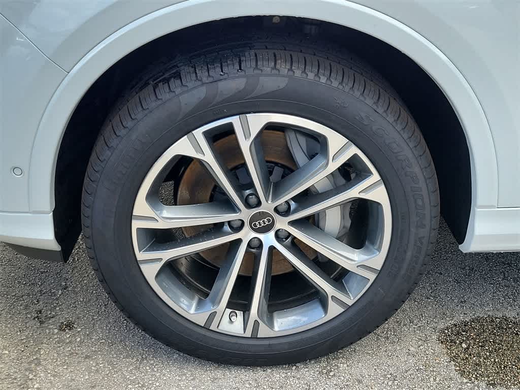 Thumbnail: 2026 Audi Q7 - 8