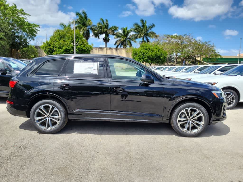 Thumbnail: 2026 Audi Q7 - 9