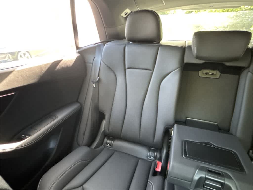 Thumbnail: 2025 Audi Q8 - 14