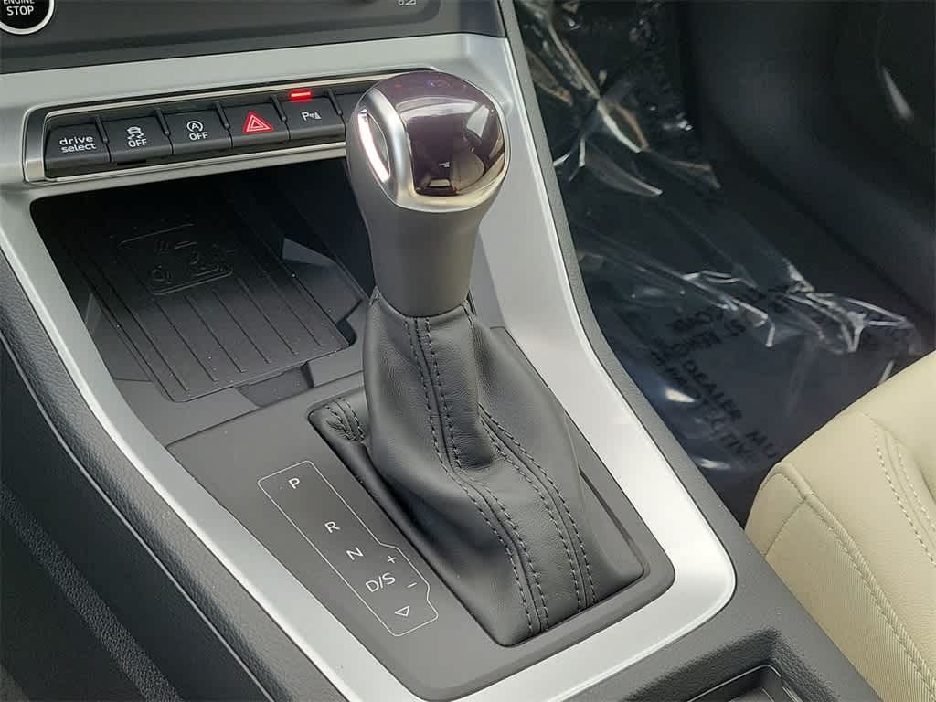 Thumbnail: 2025 Audi Q3 - 17