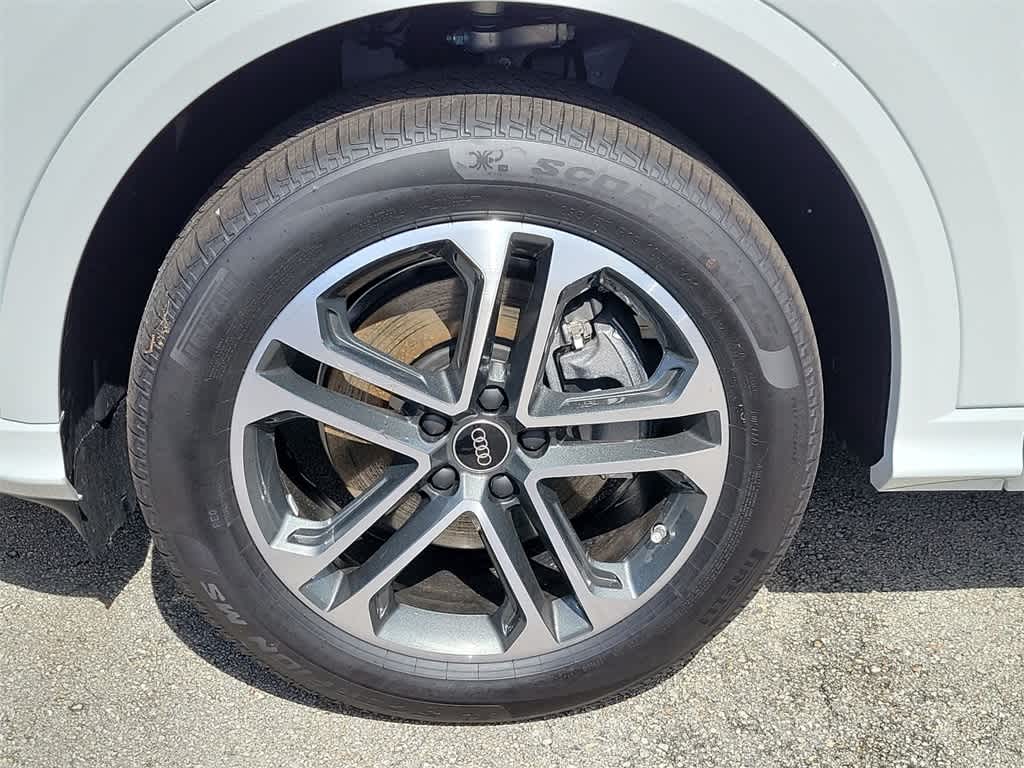 Thumbnail: 2025 Audi Q5 - 16