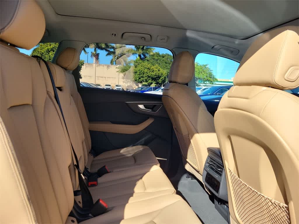 Thumbnail: 2026 Audi Q7 - 13