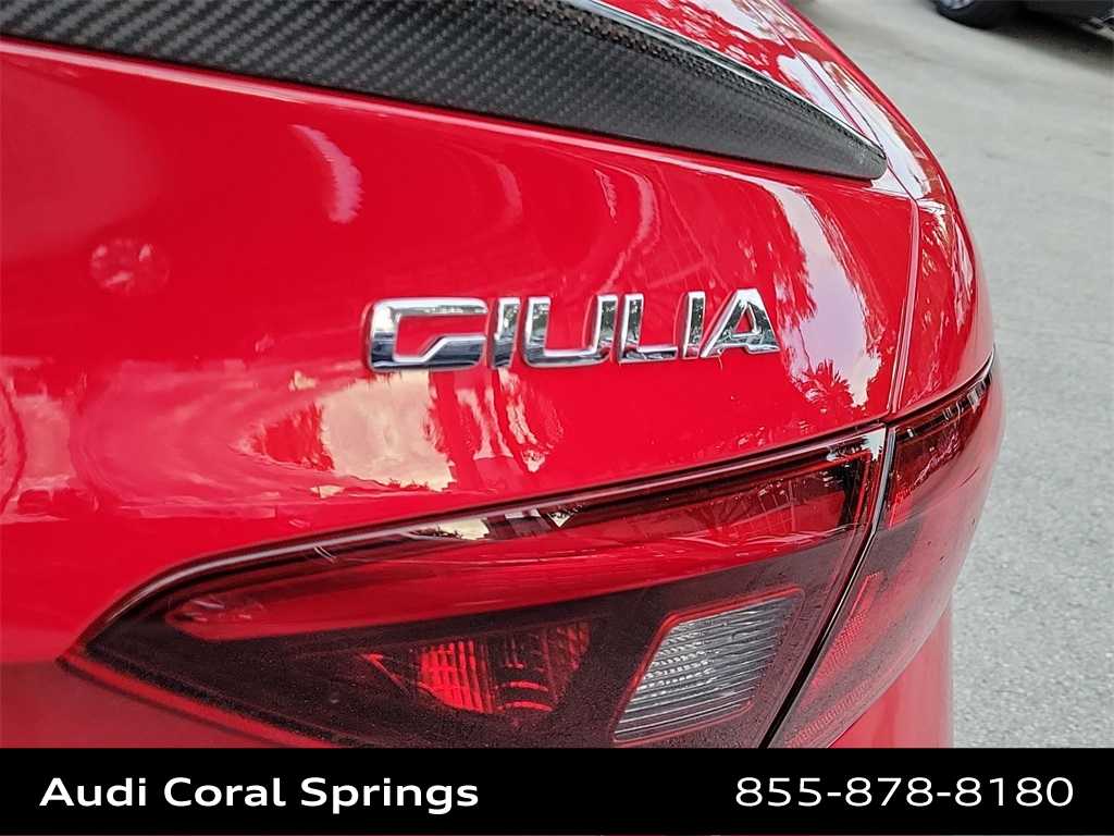 Thumbnail: 2022 Alfa Romeo Giulia - 7