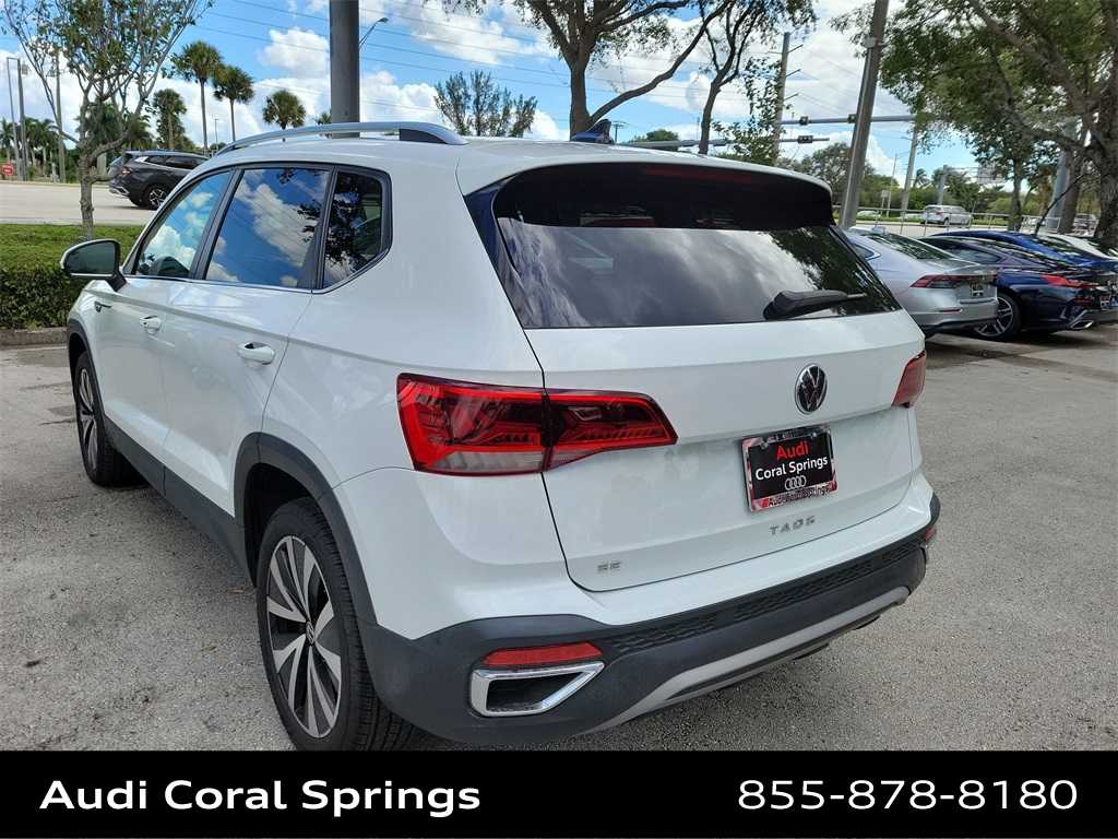 Thumbnail: 2022 Volkswagen Taos - 4