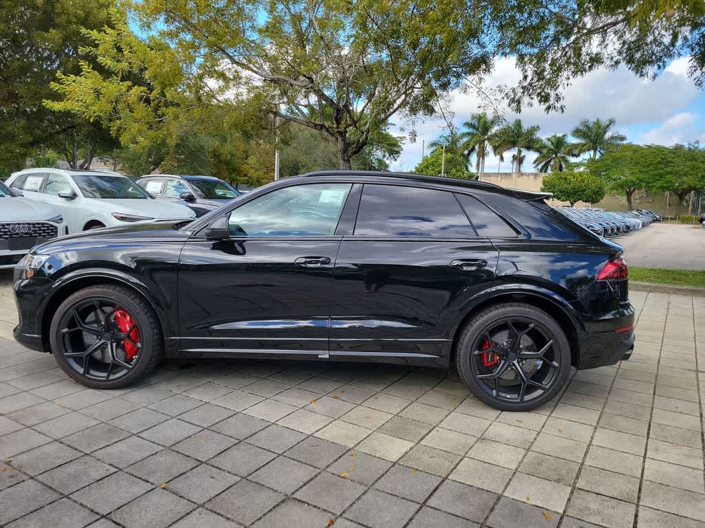 Thumbnail: 2026 Audi RS Q8 - 11