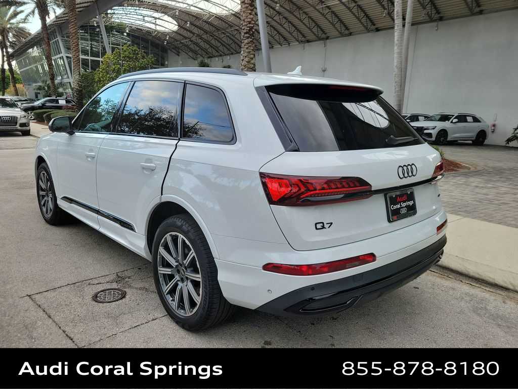 Thumbnail: 2023 Audi Q7 - 6