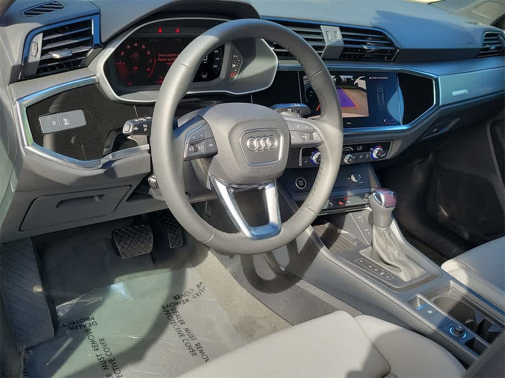 Thumbnail: 2025 Audi Q3 - 19