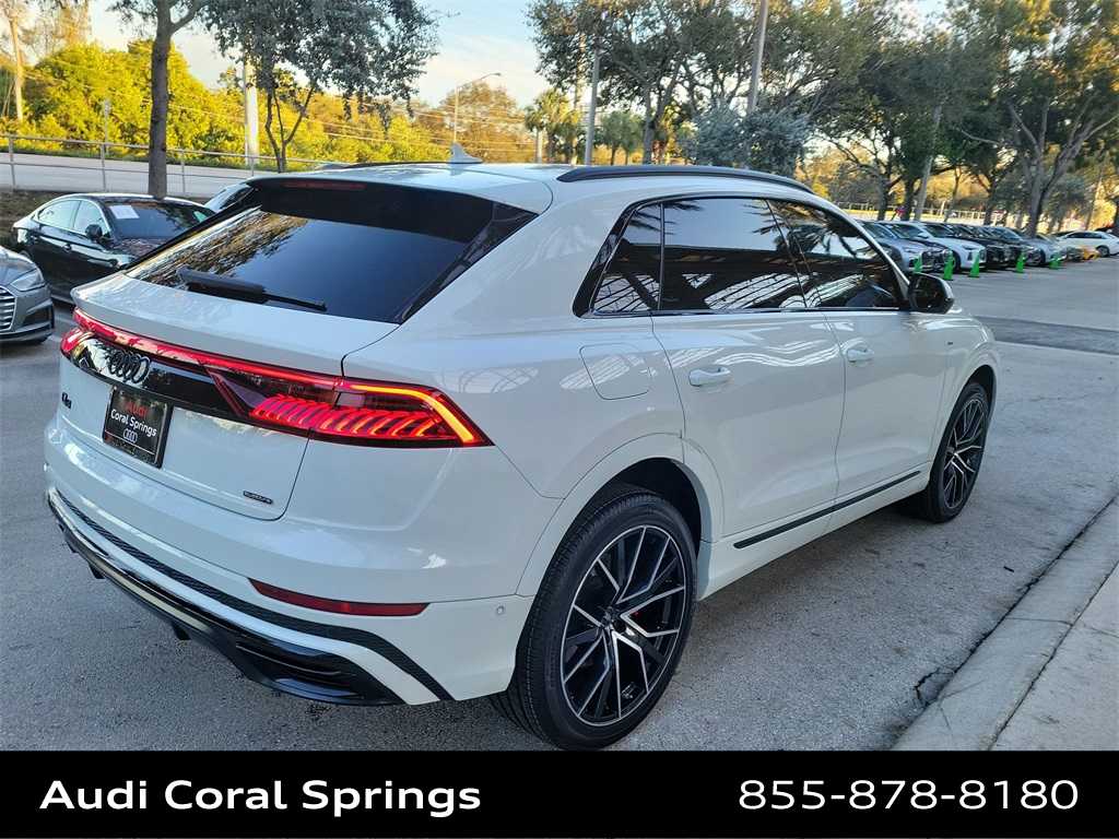 Thumbnail: 2022 Audi Q8 - 8