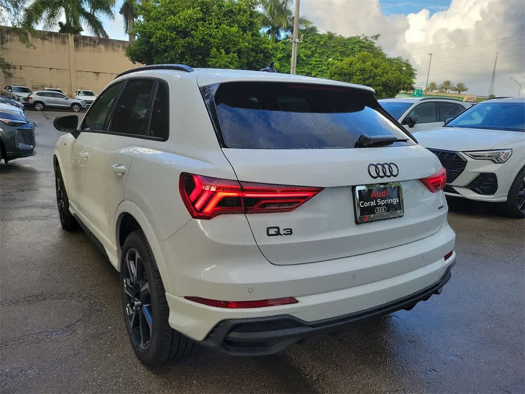 Thumbnail: 2025 Audi Q3 - 12