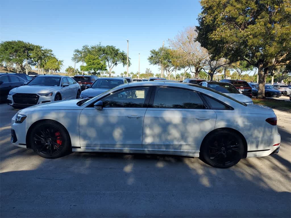 Thumbnail: 2025 Audi S8 - 11