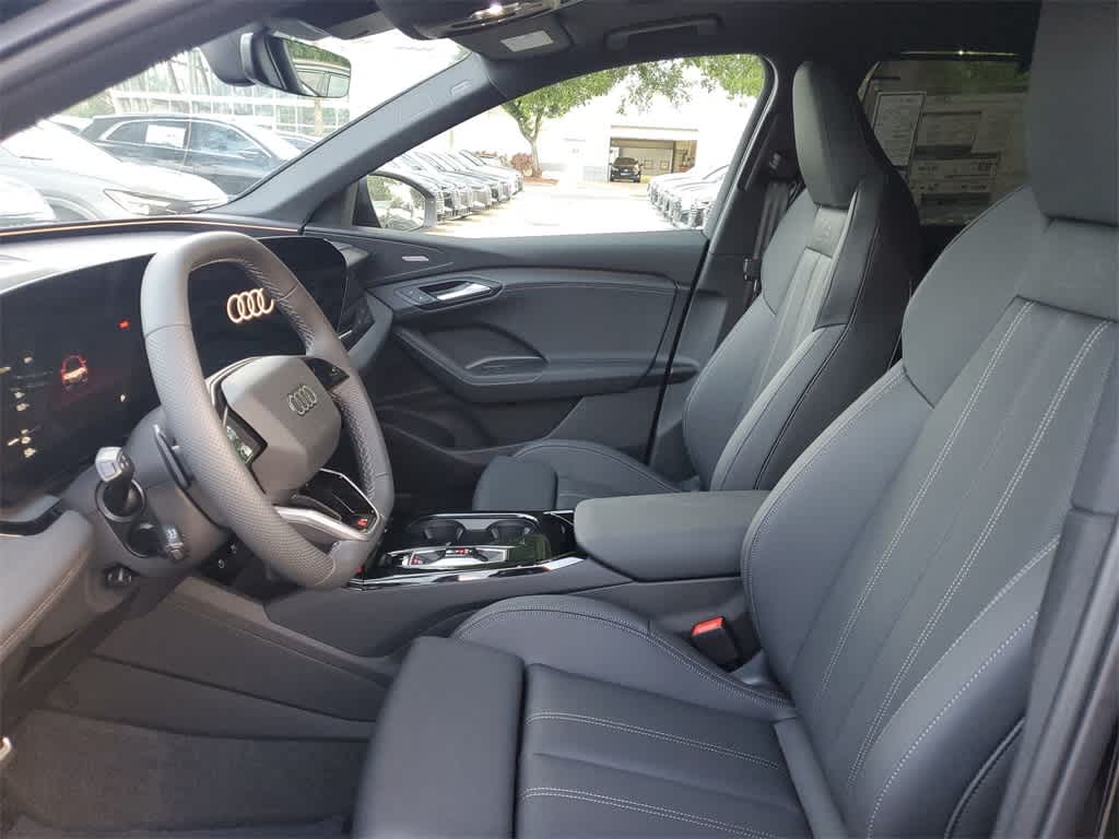 Thumbnail: 2025 Audi SQ6 e-tron - 11