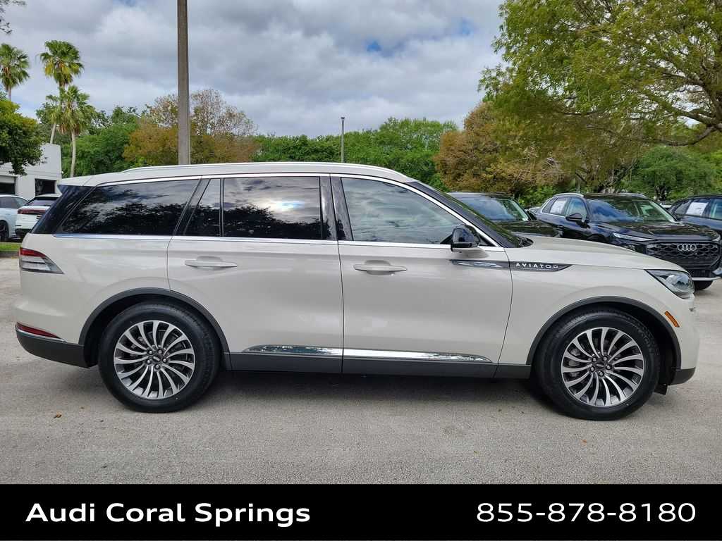 Thumbnail: 2023 Lincoln Aviator - 9