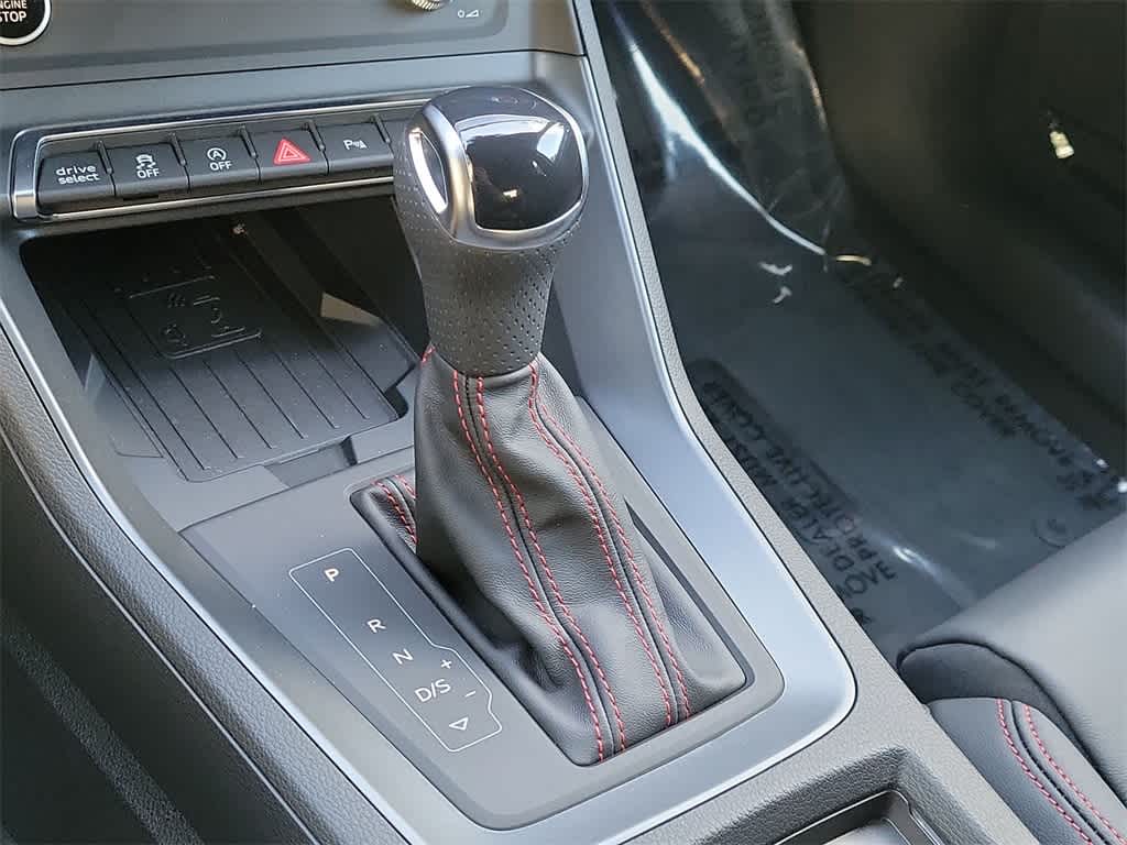 Thumbnail: 2025 Audi Q3 - 17