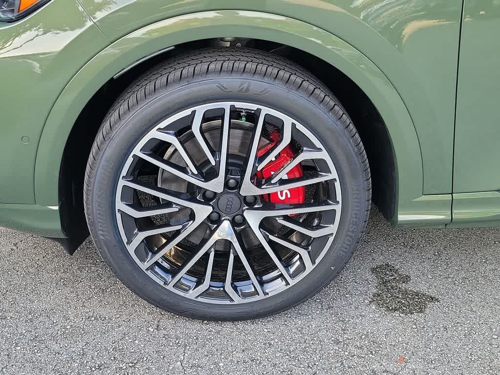 Thumbnail: 2026 Audi SQ5 - 8