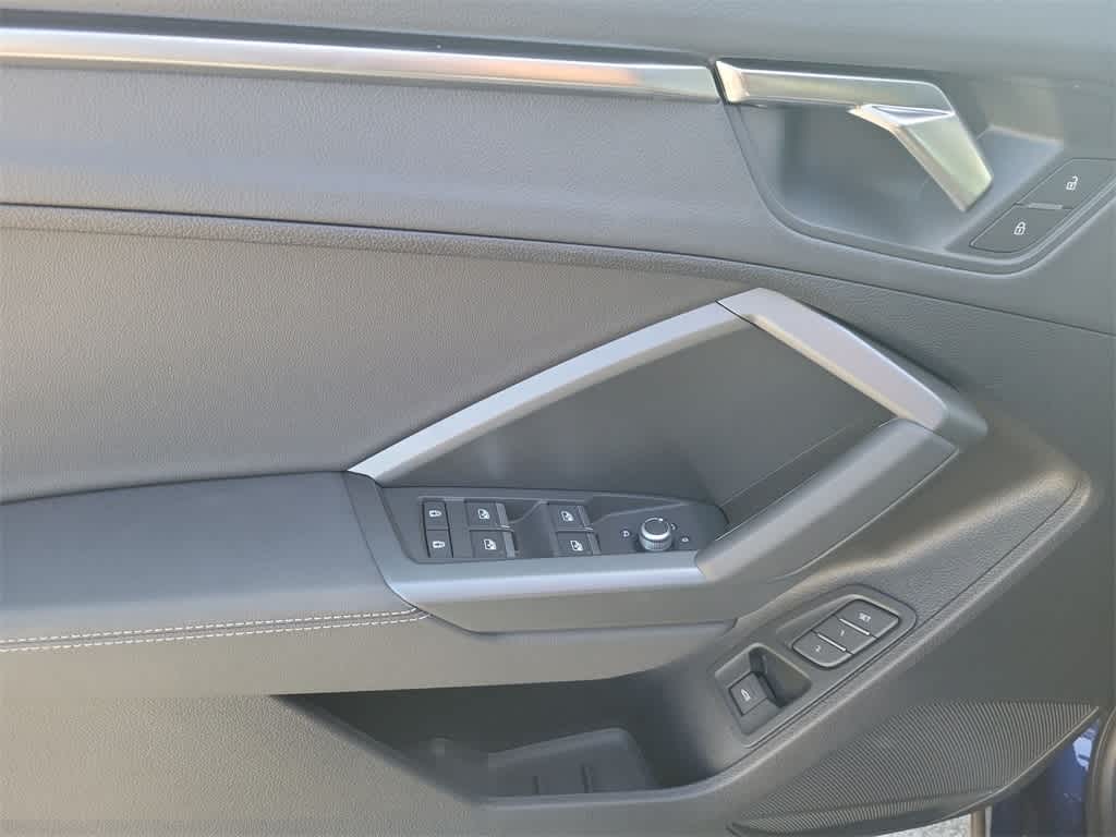 Thumbnail: 2025 Audi Q3 - 19