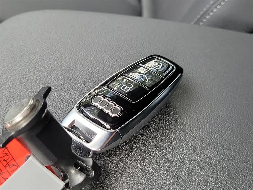 Thumbnail: 2026 Audi Q8 - 28