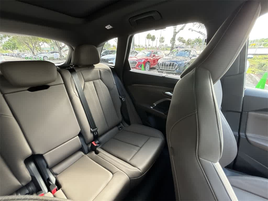 Thumbnail: 2025 Audi Q5 - 12