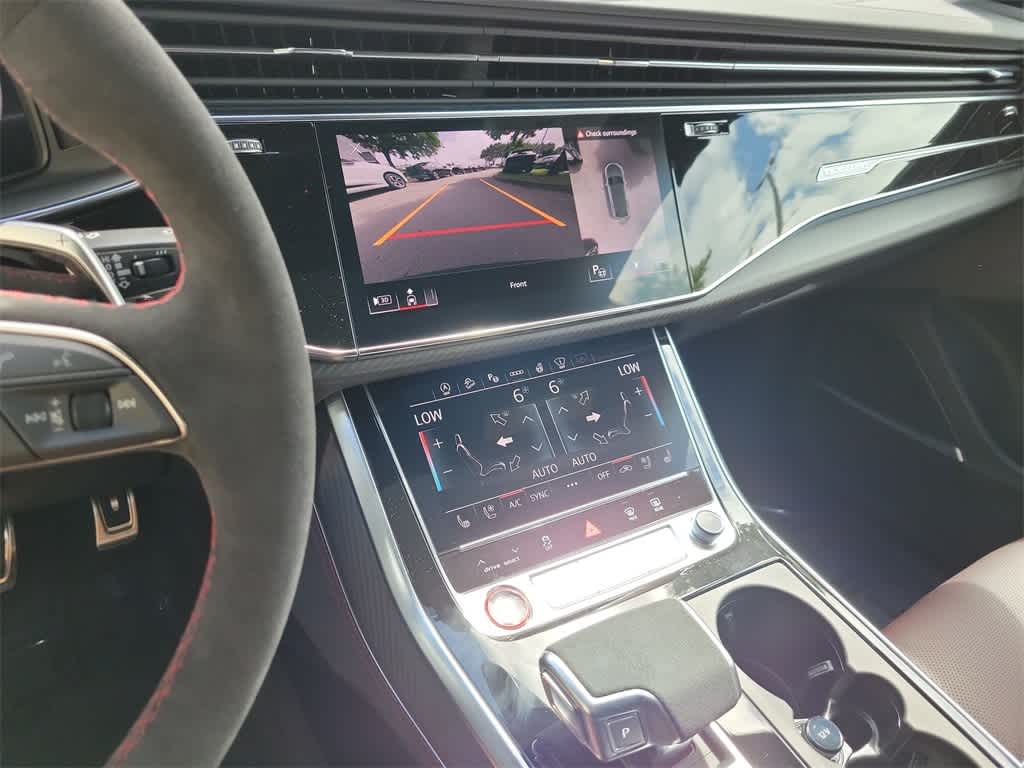 Thumbnail: 2026 Audi RS Q8 - 16