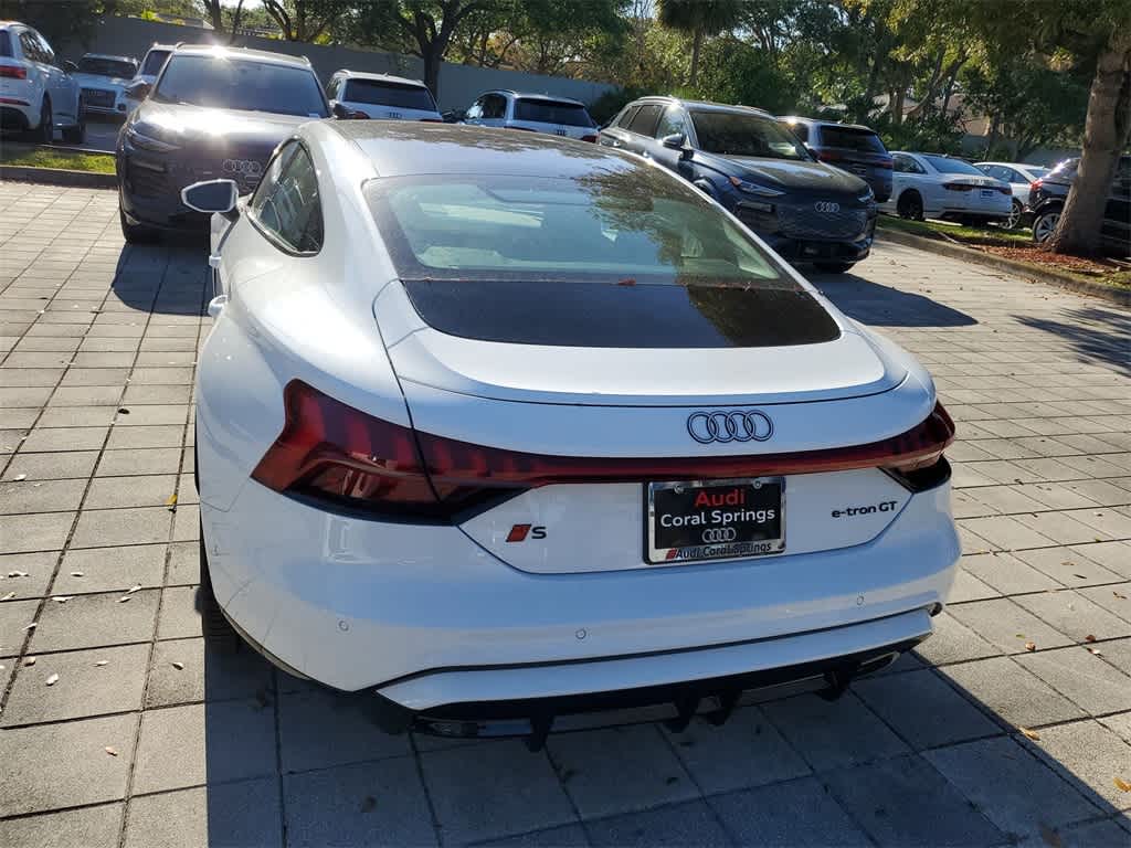 Thumbnail: 2025 Audi e-tron GT - 6