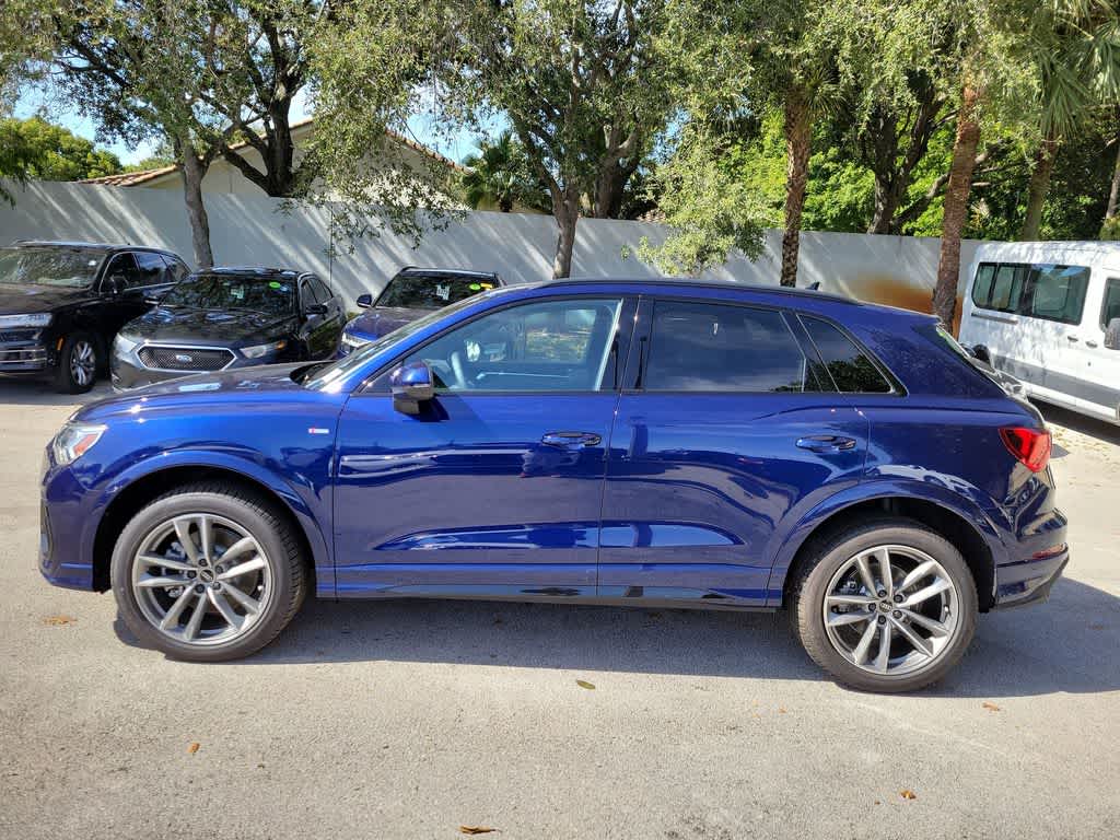 Thumbnail: 2025 Audi Q3 - 11